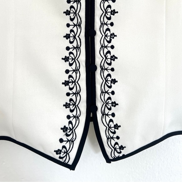Petite Sophisticate Vintage Embroidered Women's Vest - Picture 3 of 6